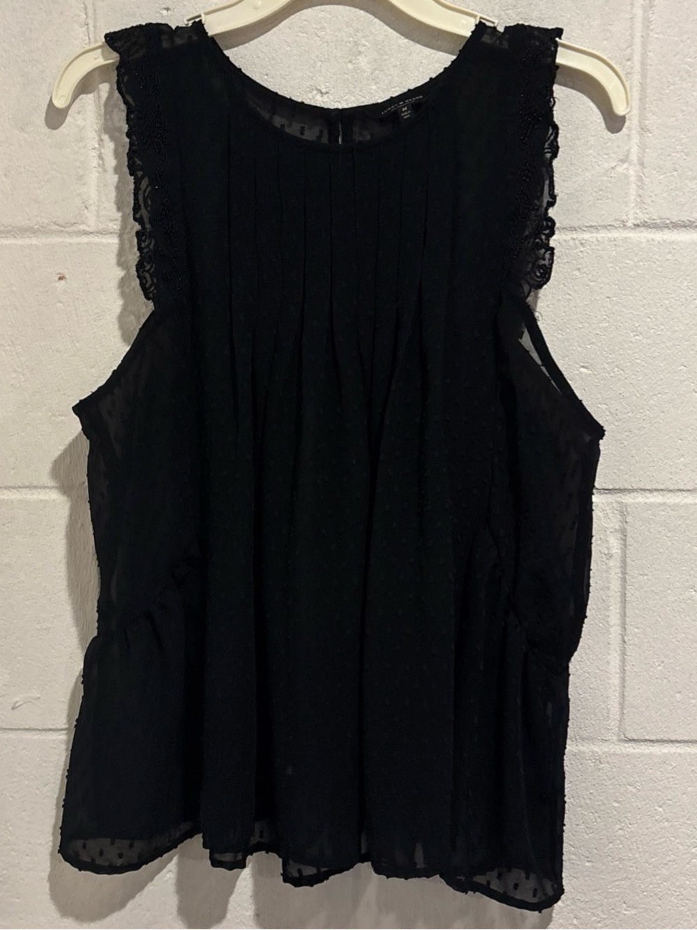 Lucky Brand women’s black sheer pleated sequin blouse cap sleeve size M